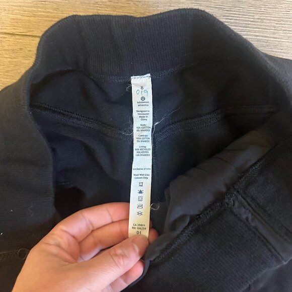 Lululemon Black Sweatpants Zipper Pockets Size 8 Yoga Pant Slim Fit - Picture 5 of 5